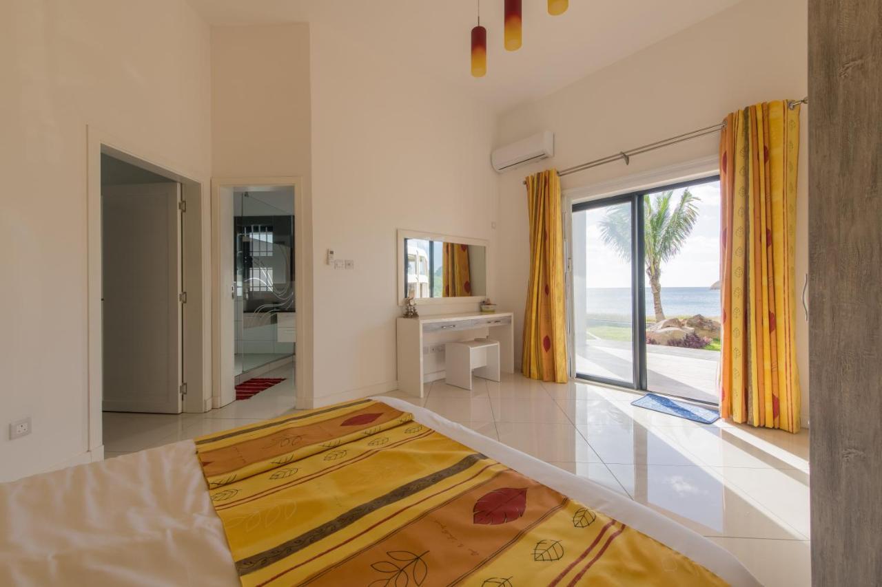 Pierre Bleue Beachfront Villa Flic-en-Flacq Zewnętrze zdjęcie