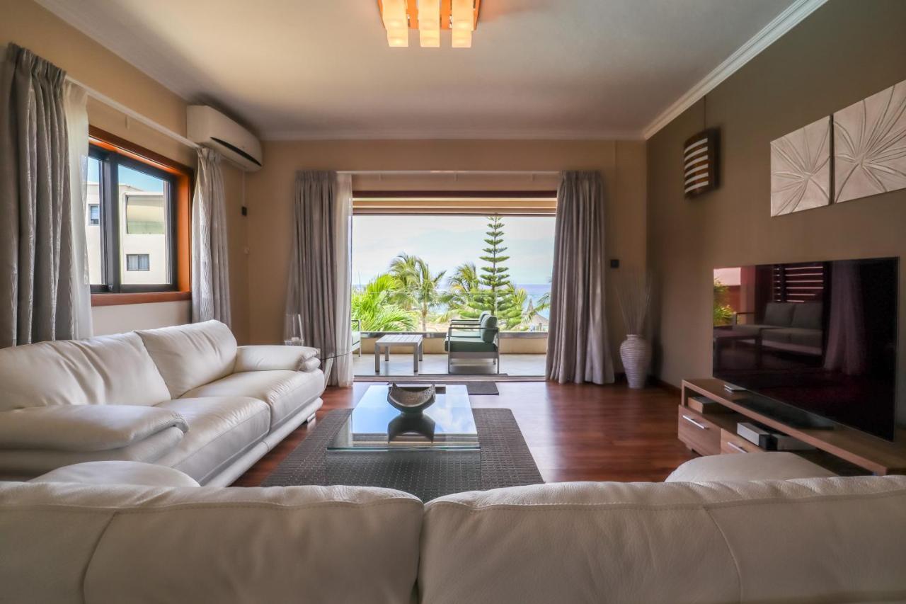 Pierre Bleue Beachfront Villa Flic-en-Flacq Zewnętrze zdjęcie